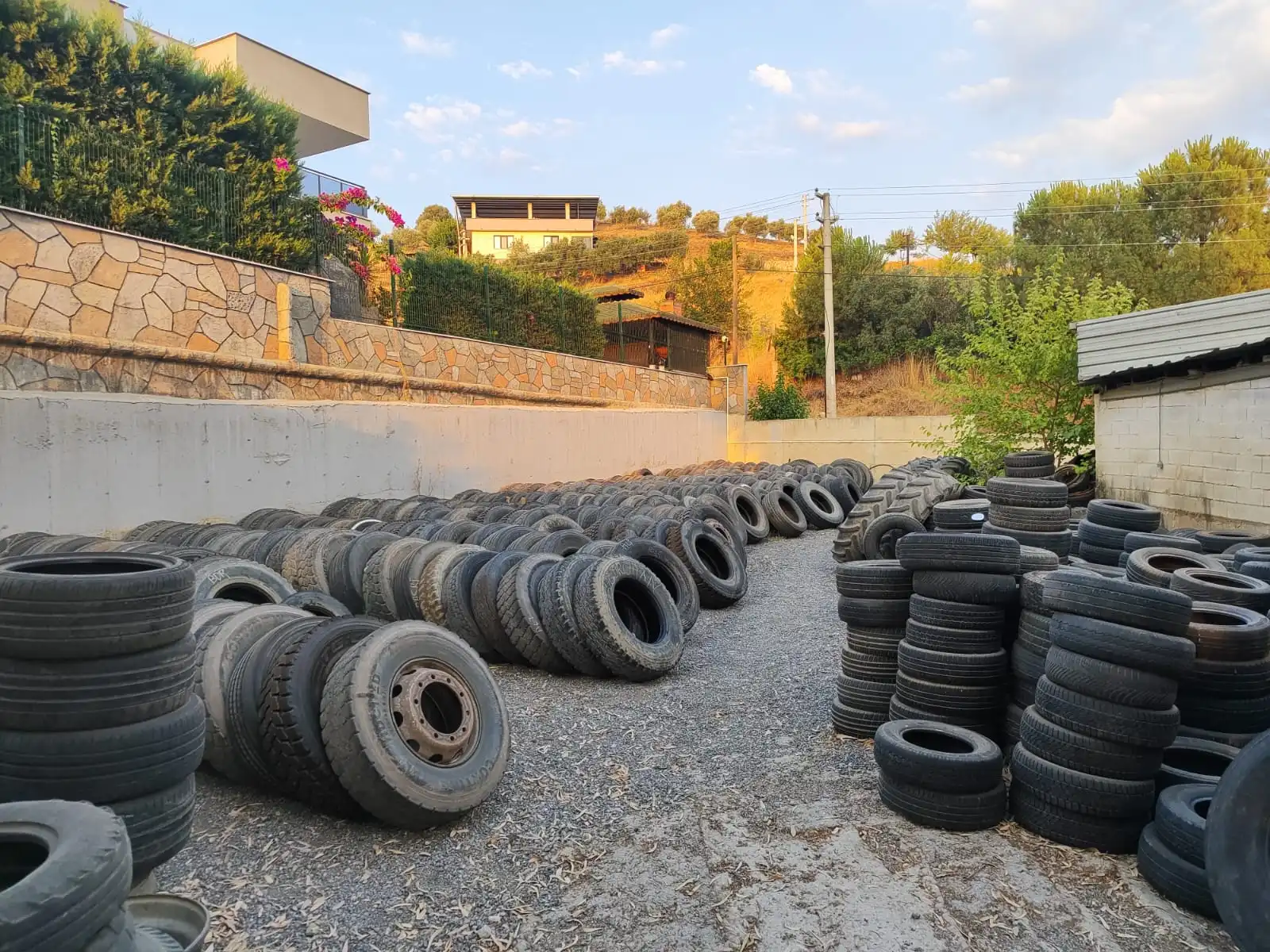 İkinci El Lastik — Aydın Özlas